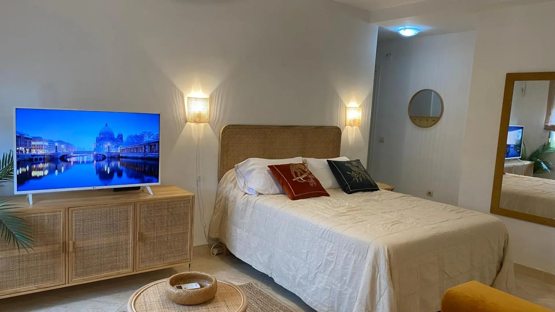 Estudio En Sabinillas San Luis de Sabinillas